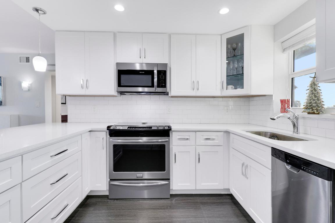 LANDINGS CONDO LT - Residential