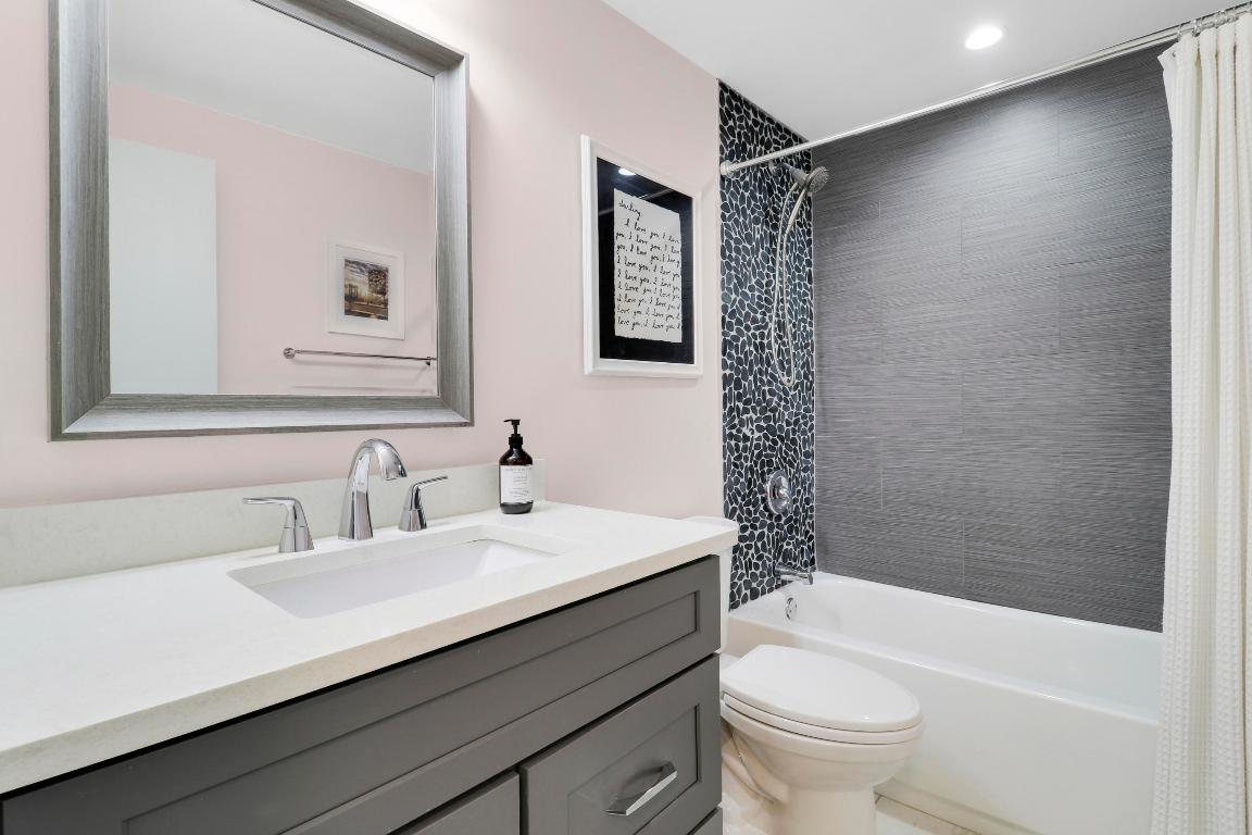 LANDINGS CONDO LT - Residential