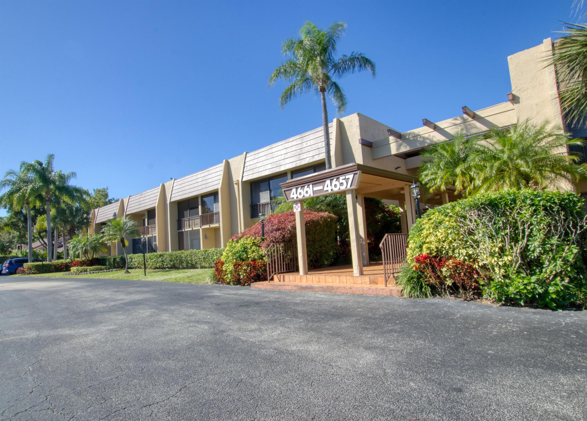 FOUNTAINS OF PALM BEACH CONDO 9 - Residential