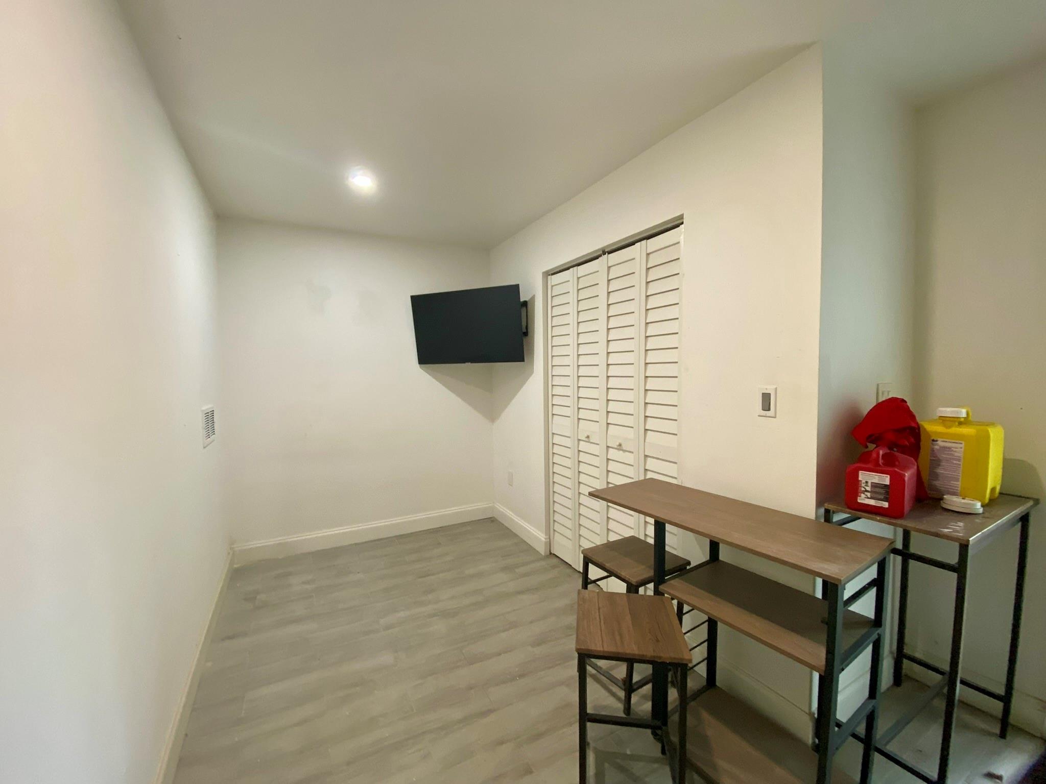 Biscayne Gardens Sec G - Residential Lease