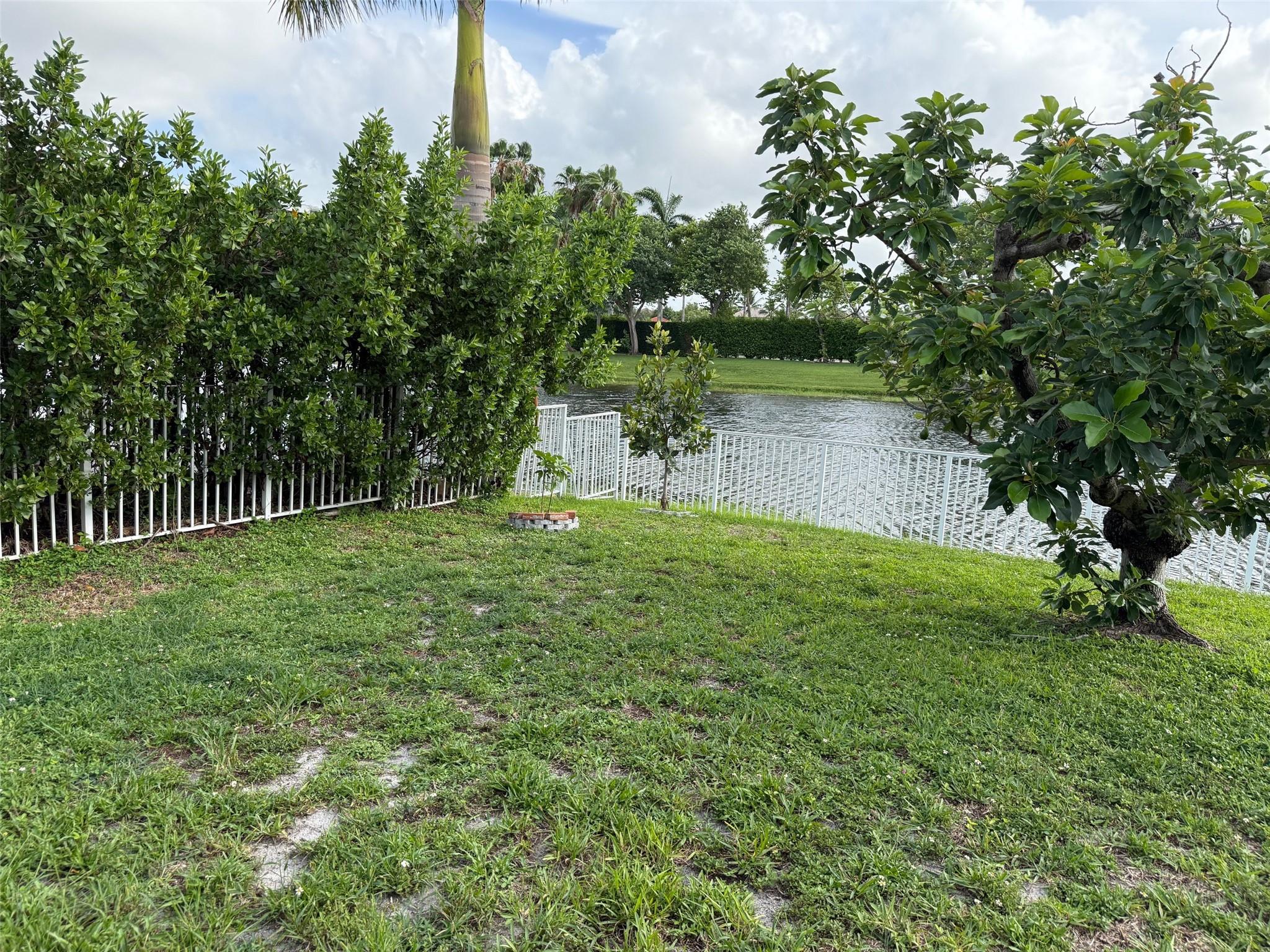 Pod 6 At Monarch Lakes 16 - Residential