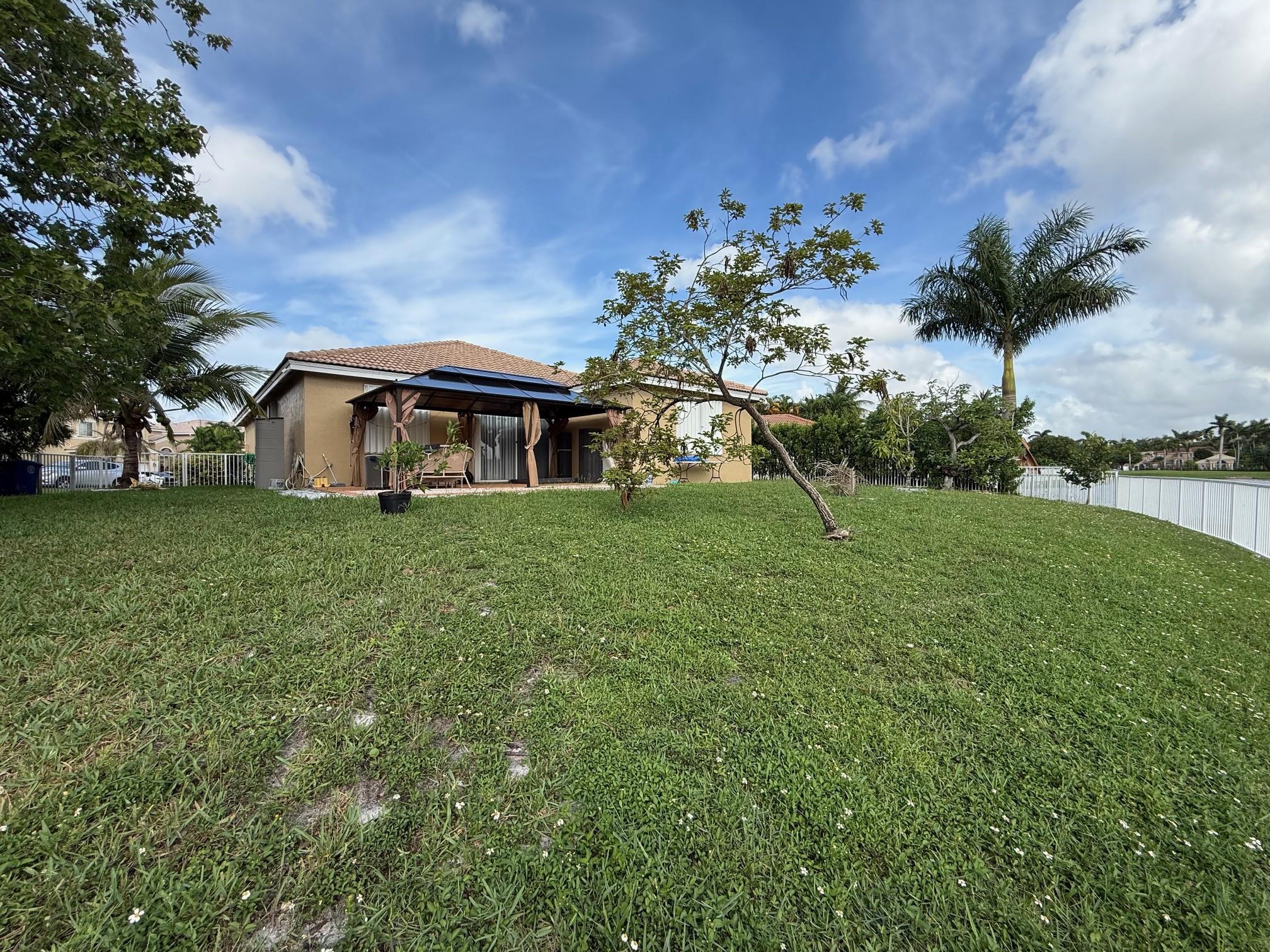 Pod 6 At Monarch Lakes 16 - Residential