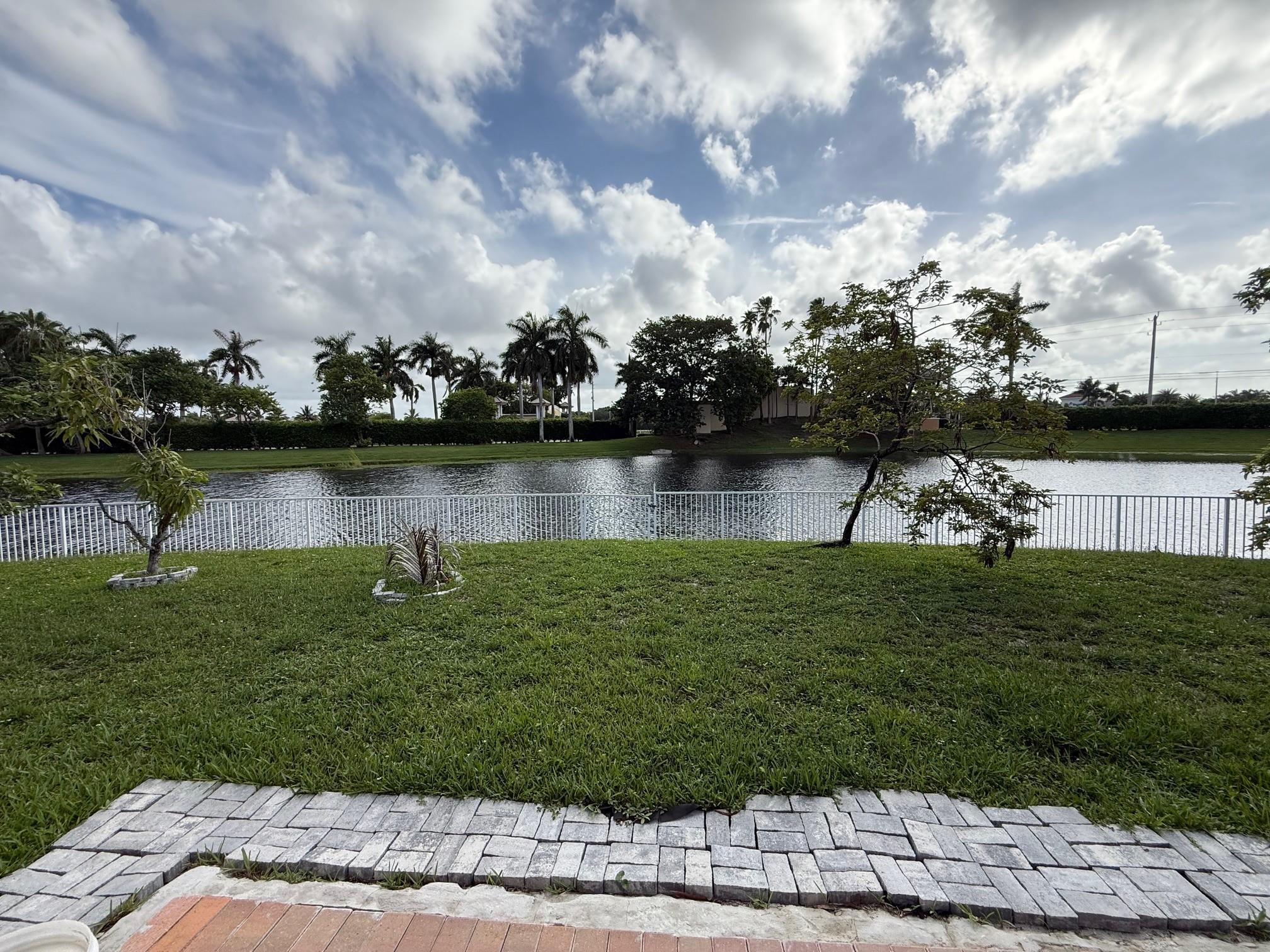 Pod 6 At Monarch Lakes 16 - Residential
