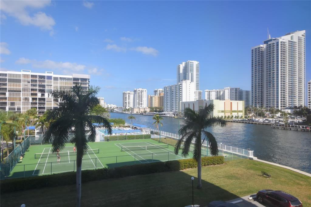 400 Leslie Dr. 419