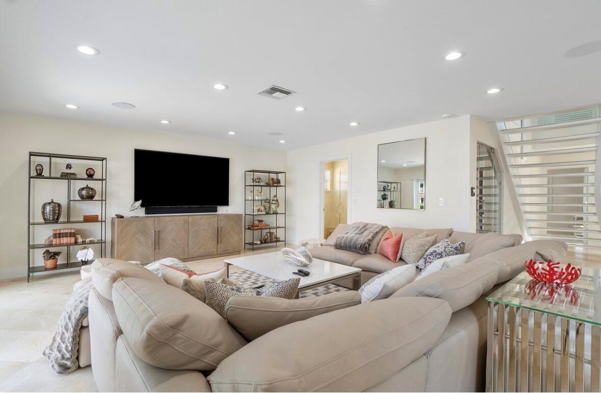 TROPIC ISLE 3RD SEC - Residential