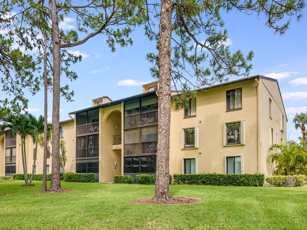 PINE RIDGE NORTH VILLAGE IV CONDO - Residential