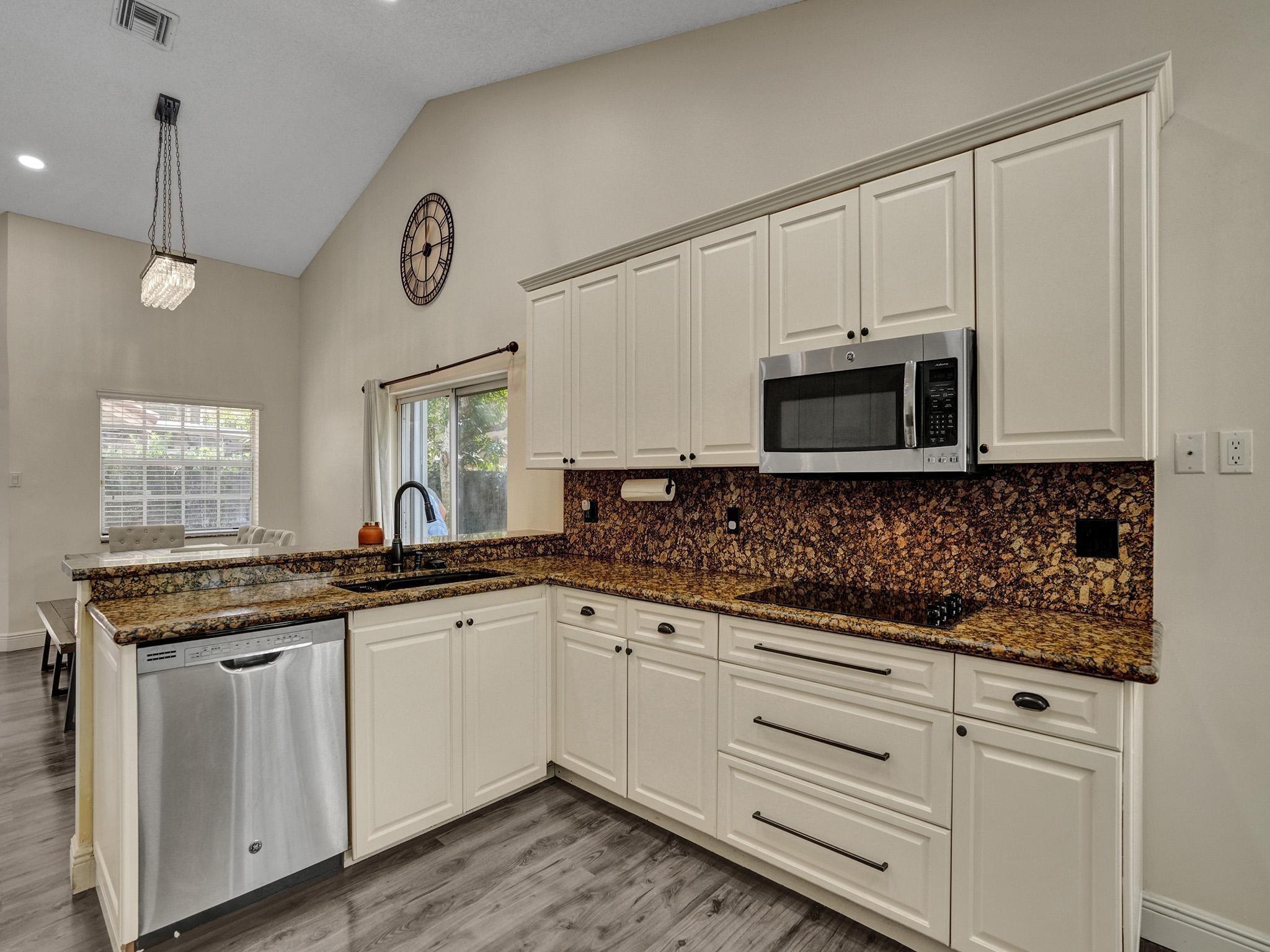 Embassy Lakes Ph II 141-4 - Residential