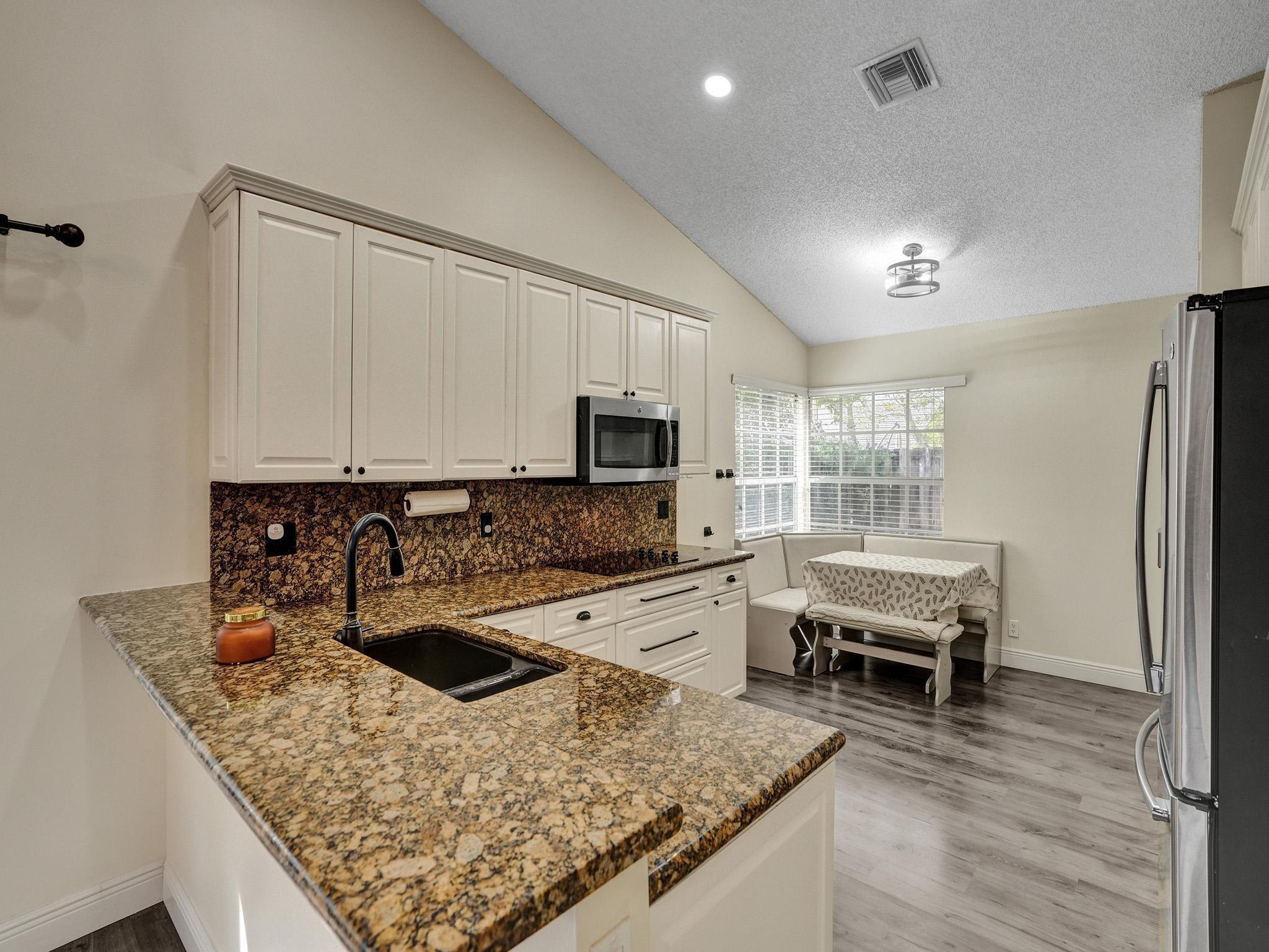 Embassy Lakes Ph II 141-4 - Residential