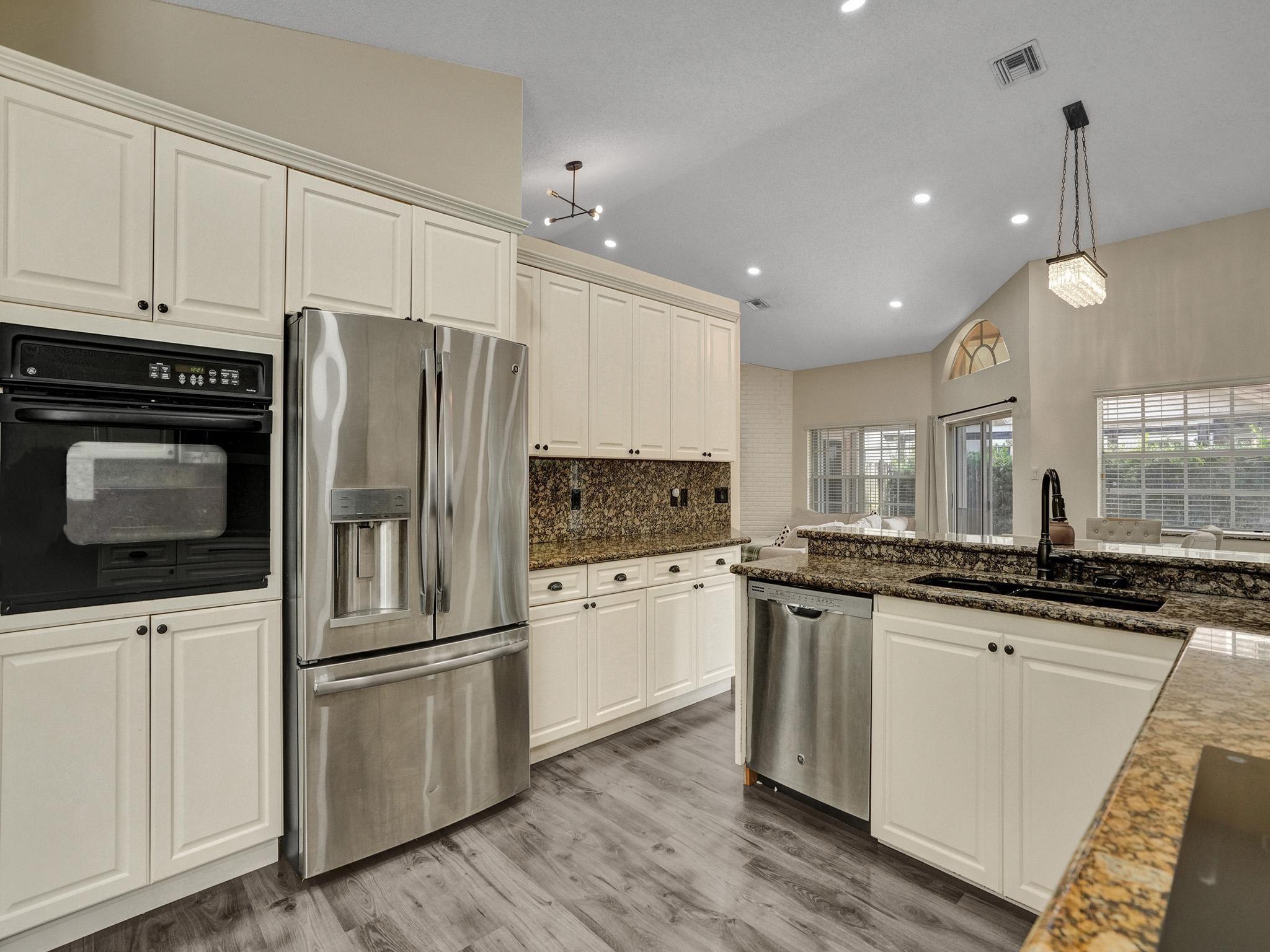 Embassy Lakes Ph II 141-4 - Residential
