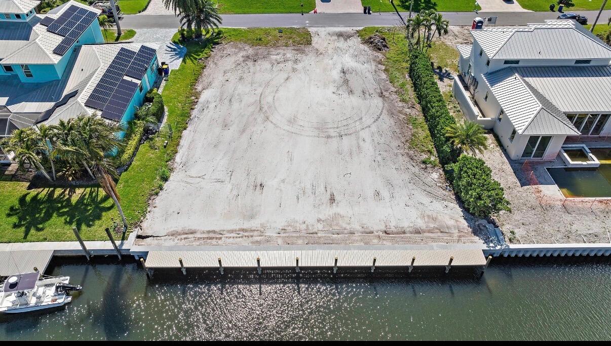 NORTH HOBE SOUND SHORES - Residential