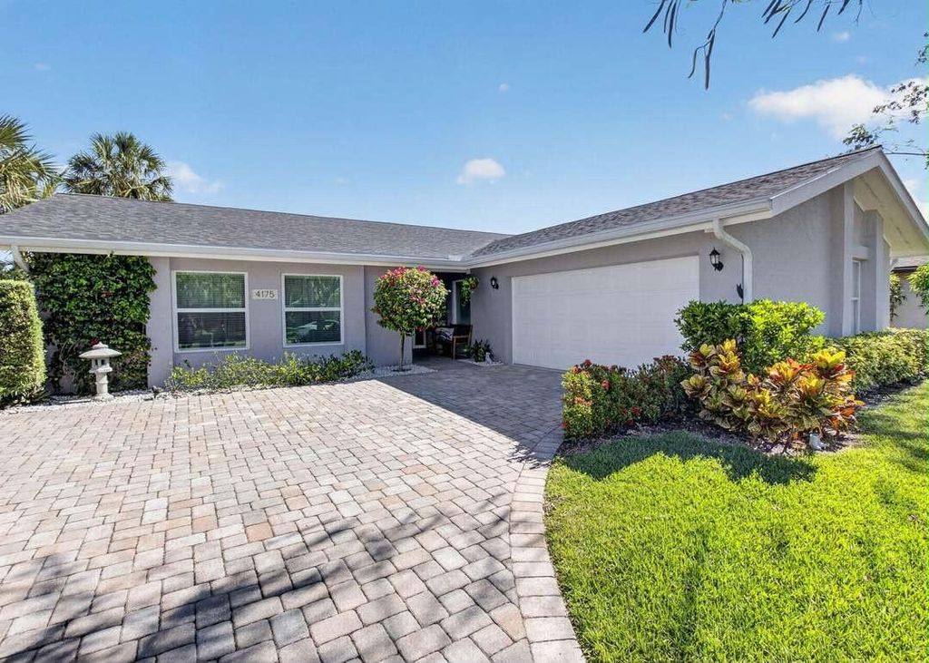 Photo of 9662 WHIPPOORWILL Trail, Jupiter, FL 33478 (MLS # B26056718)