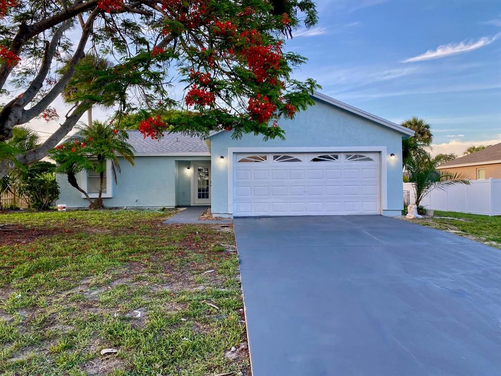 Photo of 1631 SW La Gorce Avenue, Port St Lucie, FL 34953 (MLS # R10872573)