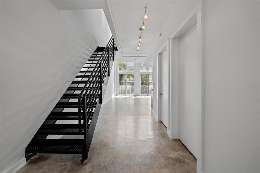 LAKE AVENUE LOFTS CONDO - Residential Lease