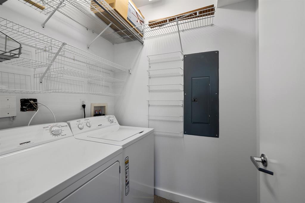 LAKE AVENUE LOFTS CONDO - Residential Lease