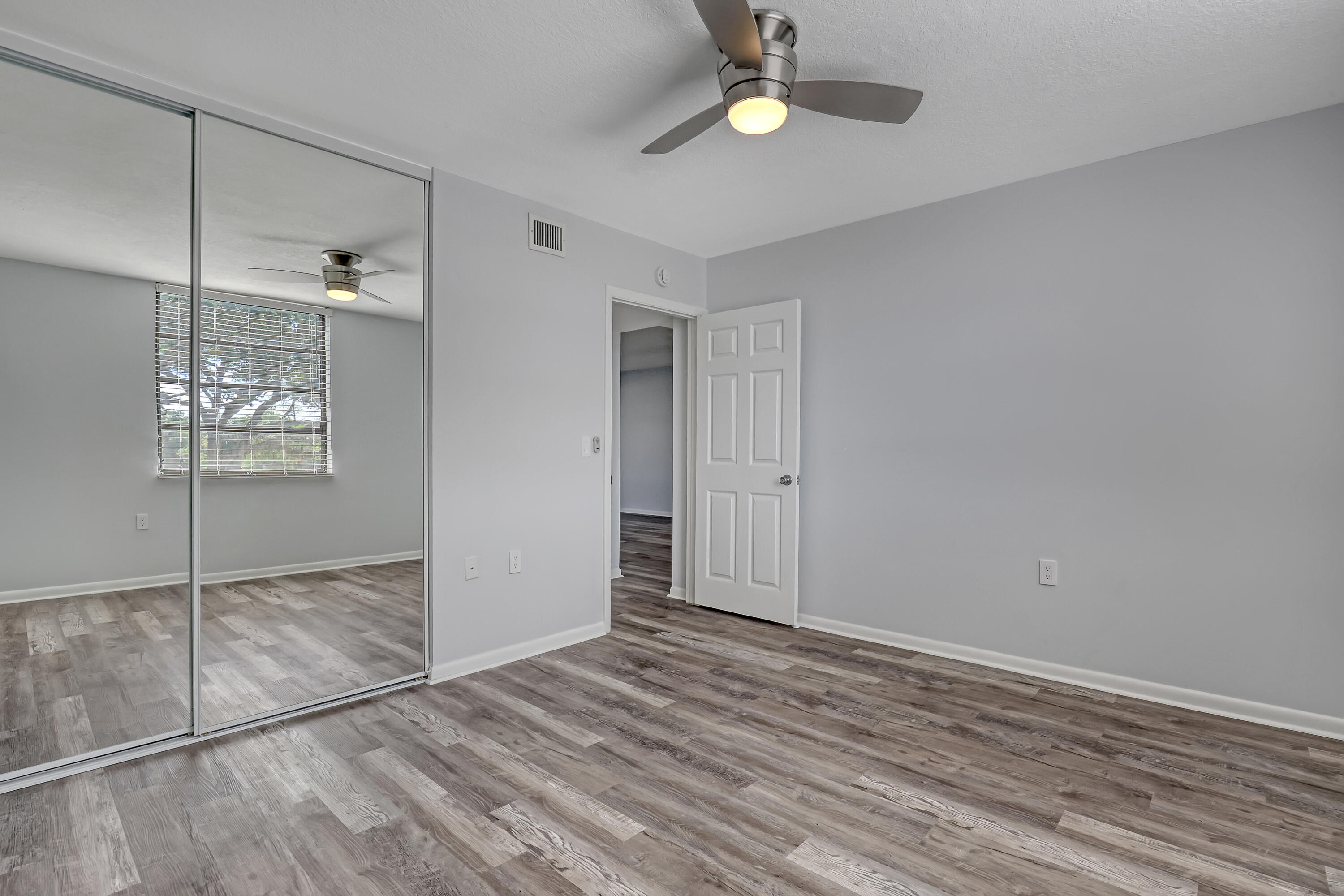 WHITEHALL CONDO OF THE LANDS OF THE PRESIDENT - Residential