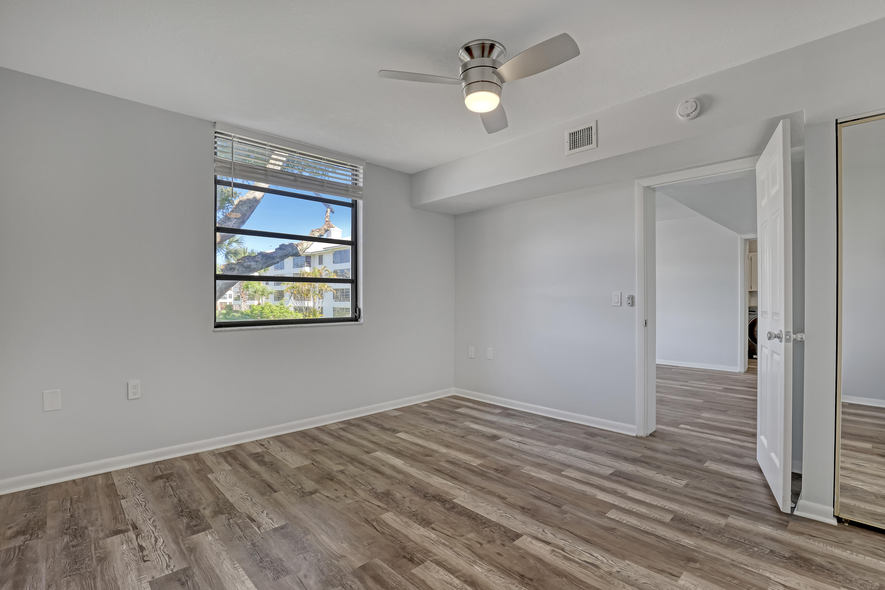 WHITEHALL CONDO OF THE LANDS OF THE PRESIDENT - Residential