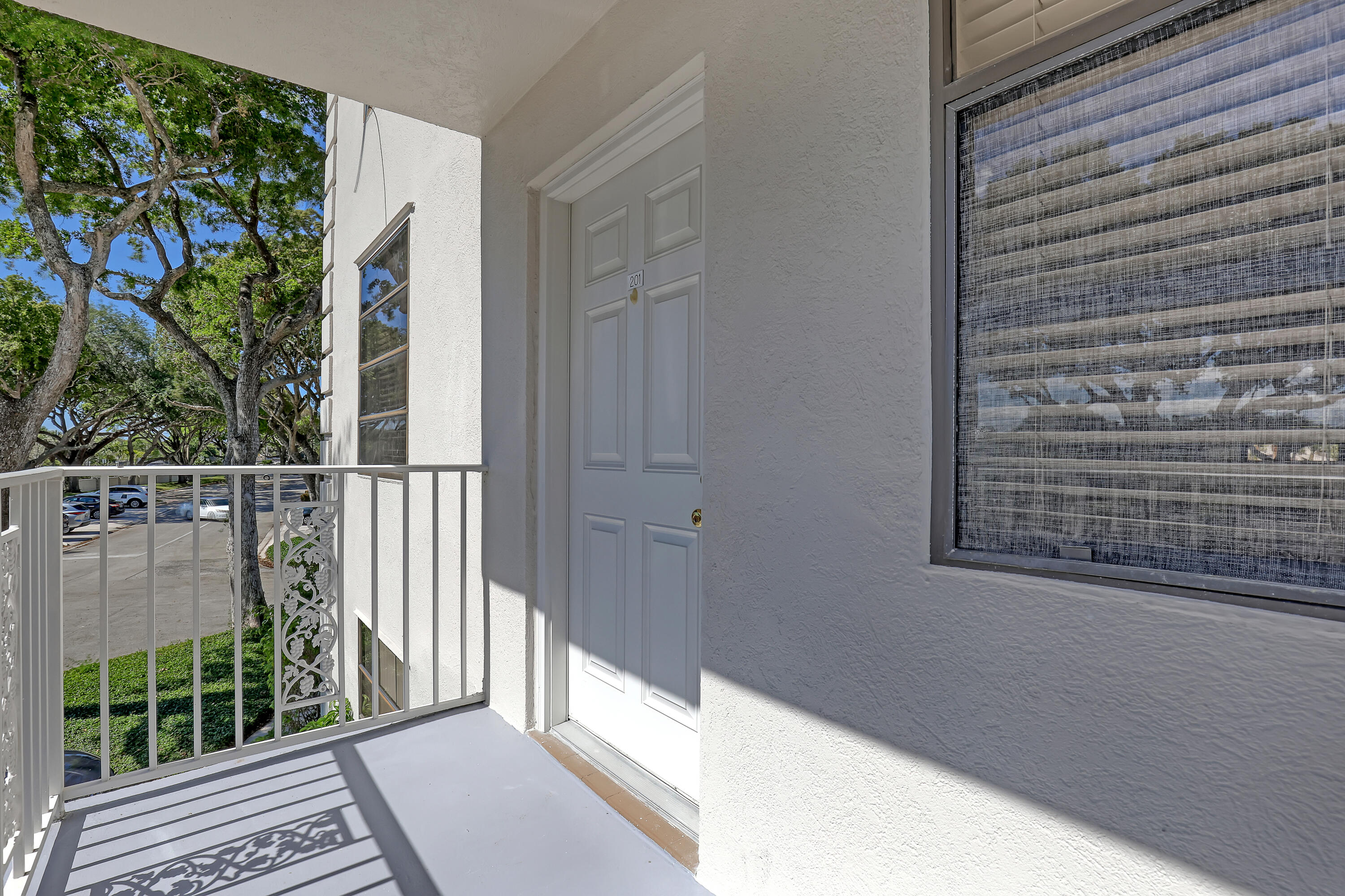 WHITEHALL CONDO OF THE LANDS OF THE PRESIDENT - Residential