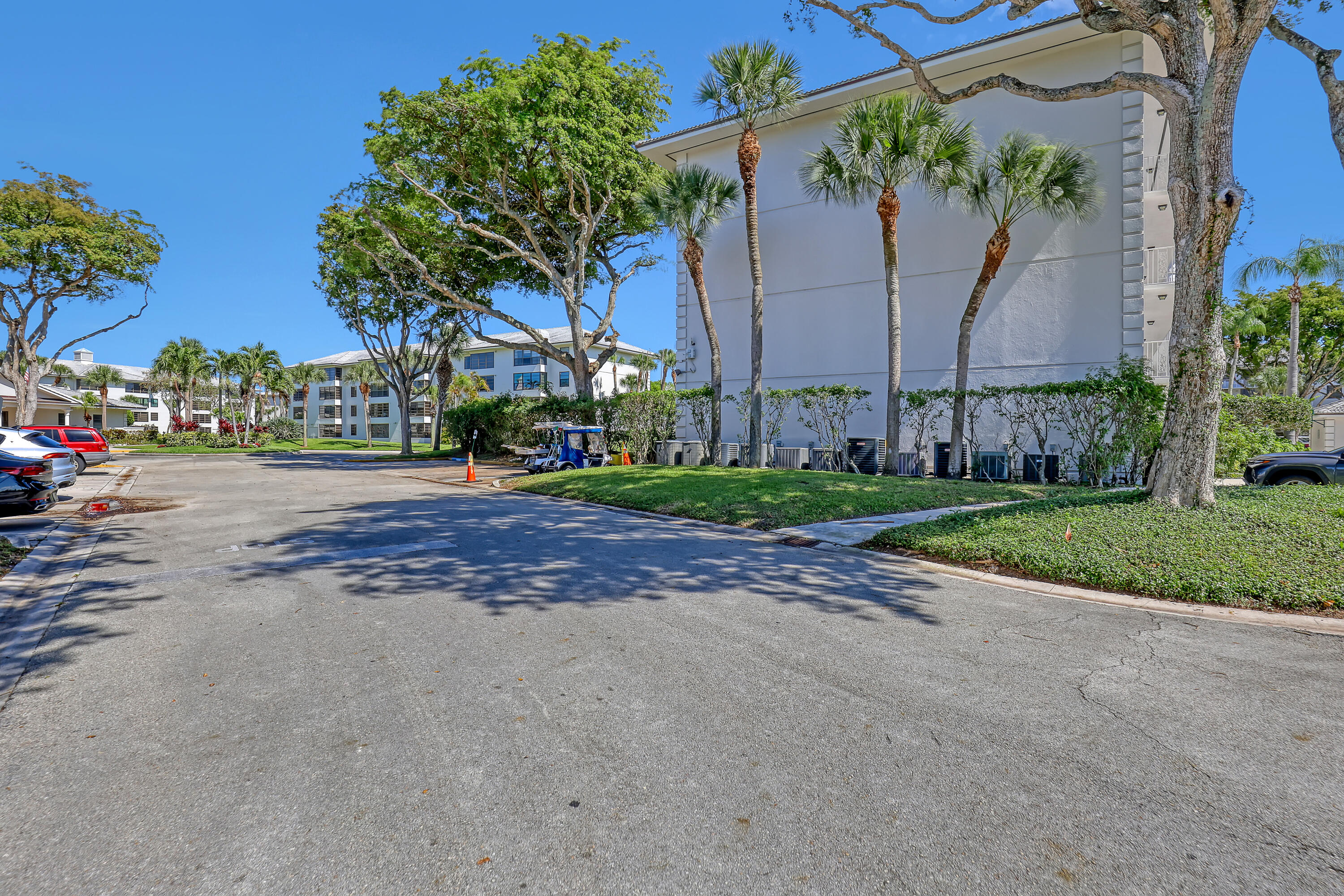 WHITEHALL CONDO OF THE LANDS OF THE PRESIDENT - Residential