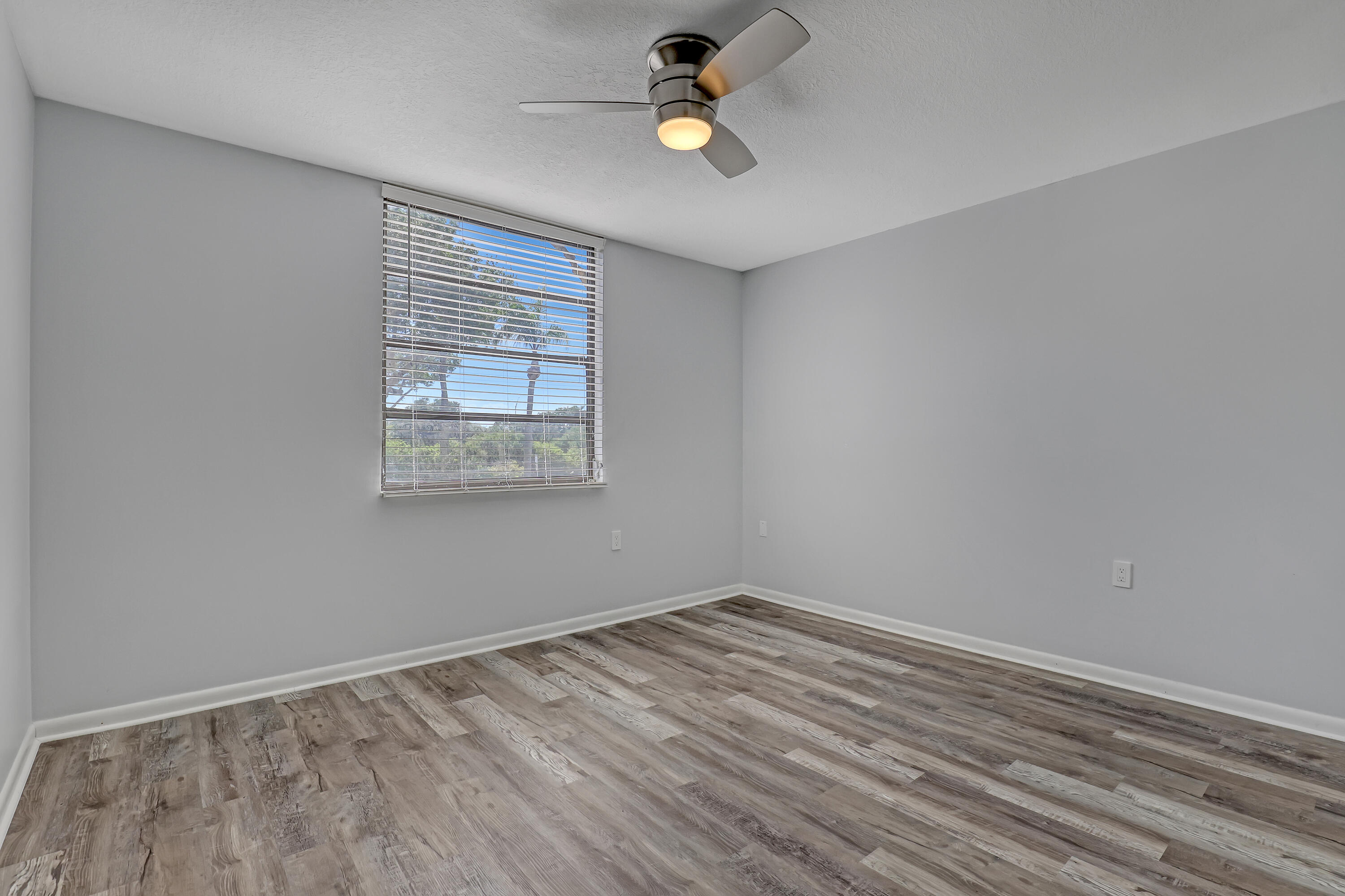 WHITEHALL CONDO OF THE LANDS OF THE PRESIDENT - Residential