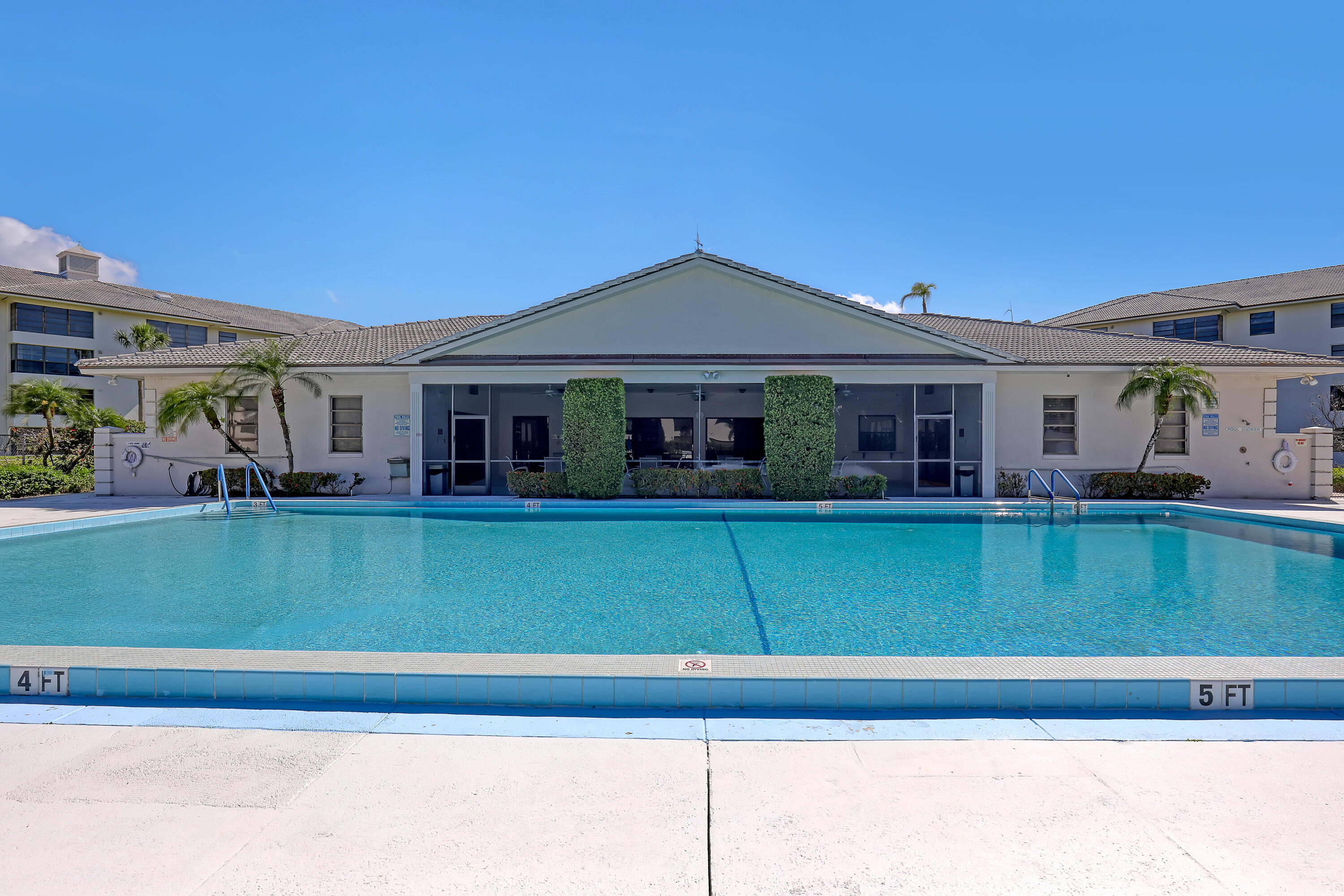 WHITEHALL CONDO OF THE LANDS OF THE PRESIDENT - Residential