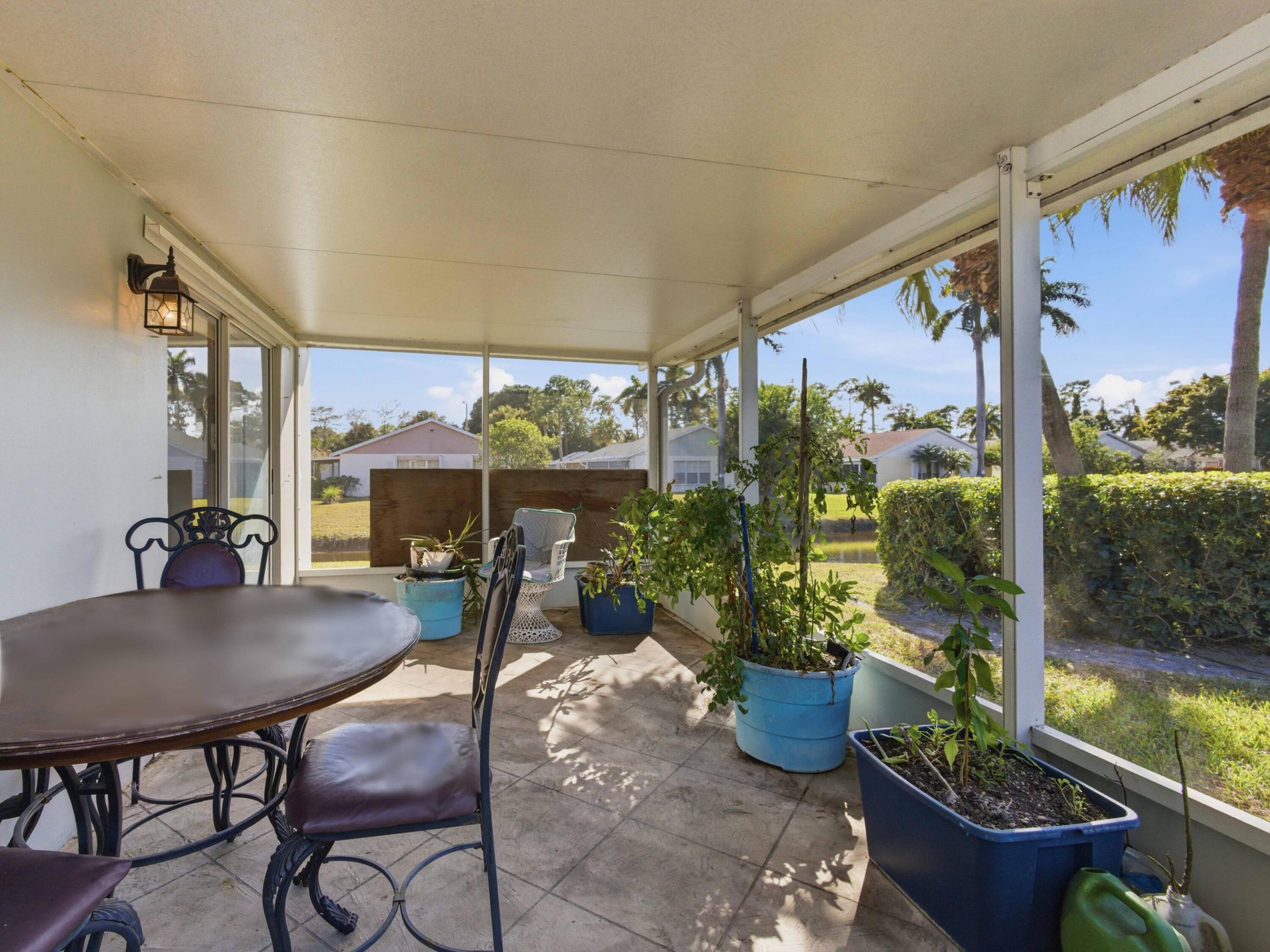 PALM CLUB - Residential