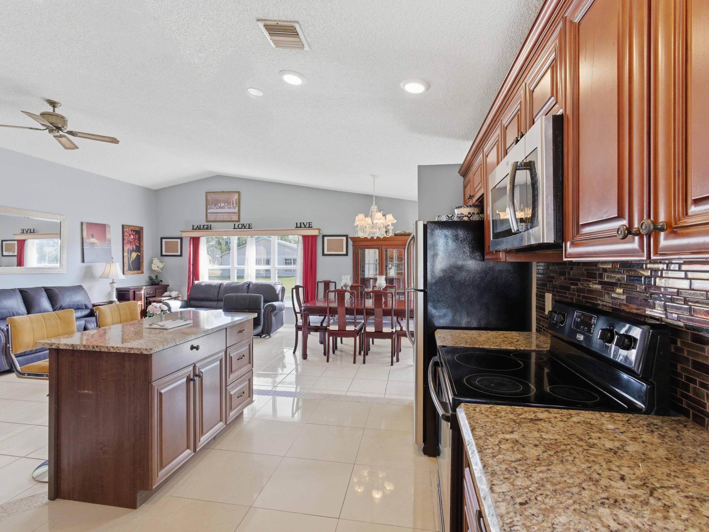 PALM CLUB - Residential