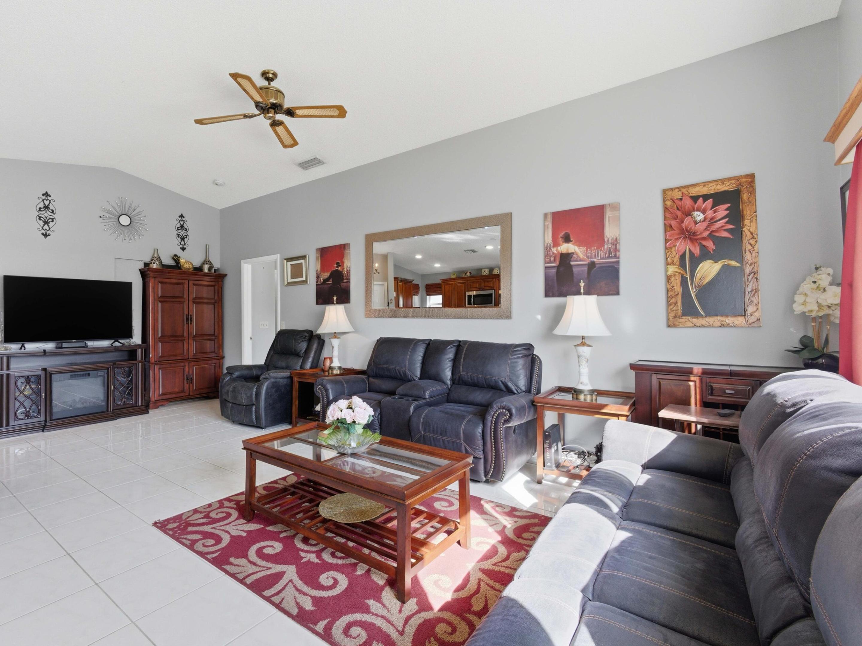 PALM CLUB - Residential