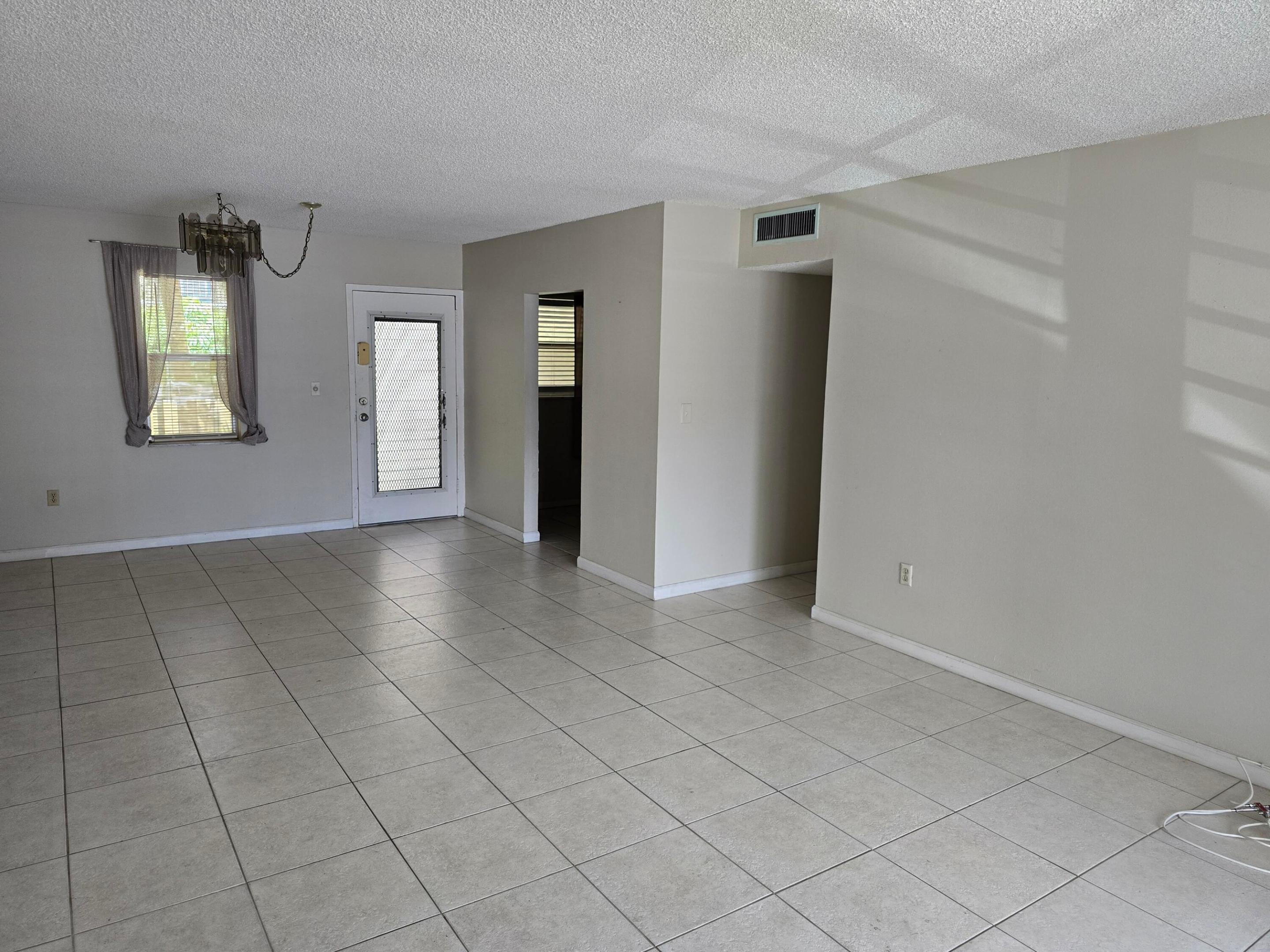 COURTYARDS OF BROWARD - Residential Lease
