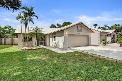 6128 Strawberry Lakes Cir Lake Worth FL 33463