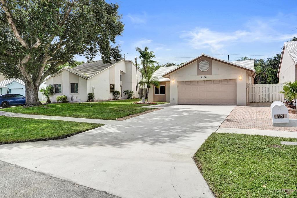 6128 Strawberry Lakes Cir