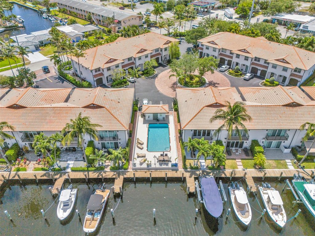 Photo of 1327 SE 3rd Avenue, Fort Lauderdale, FL 33316 (MLS # B26014822)