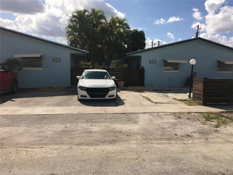 Photo of 2220 N 19th Avenue #6, Hollywood, FL 33020 (MLS # B26044171)