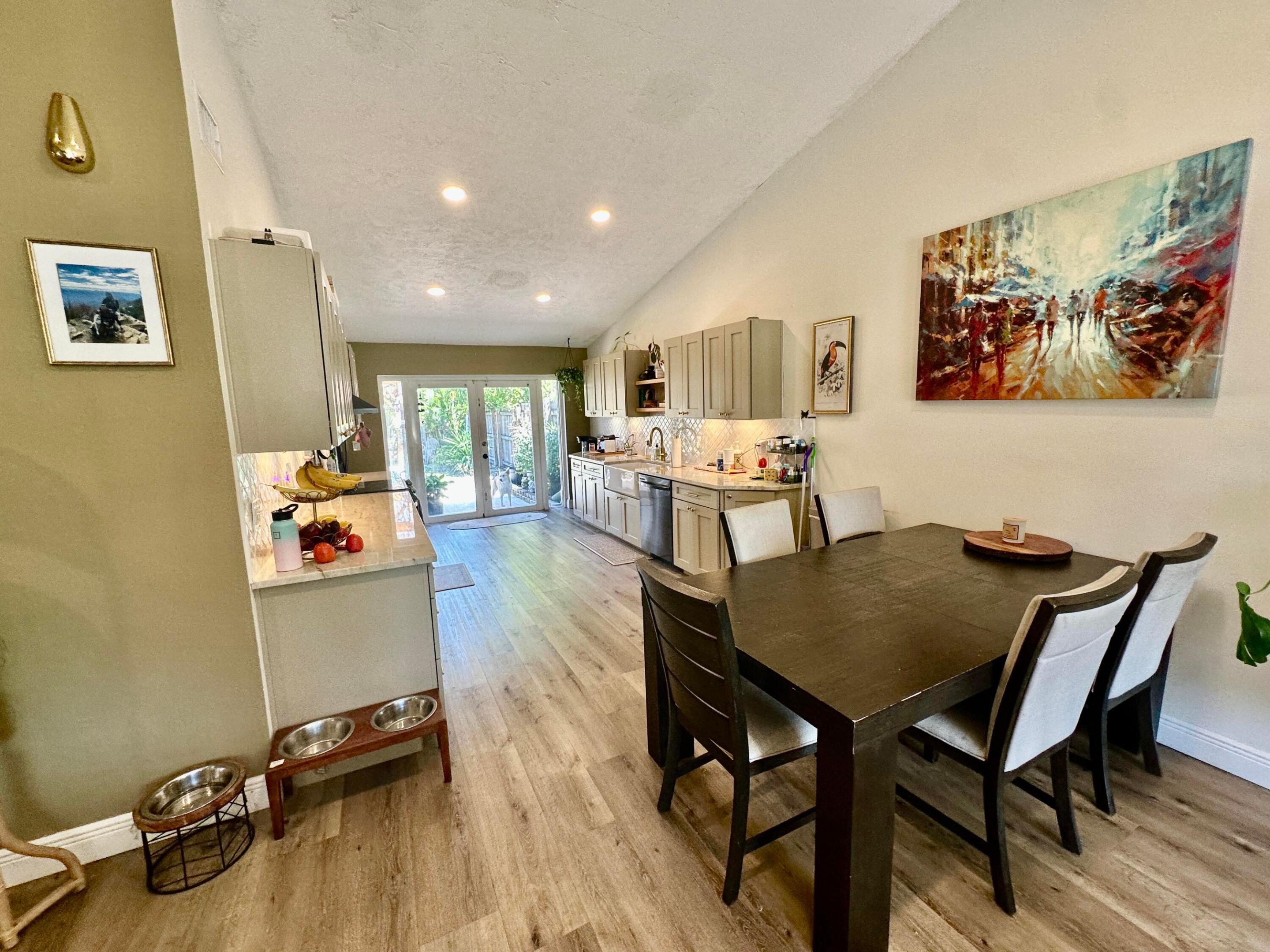 LAKESIDE GREEN 2 - Residential Lease