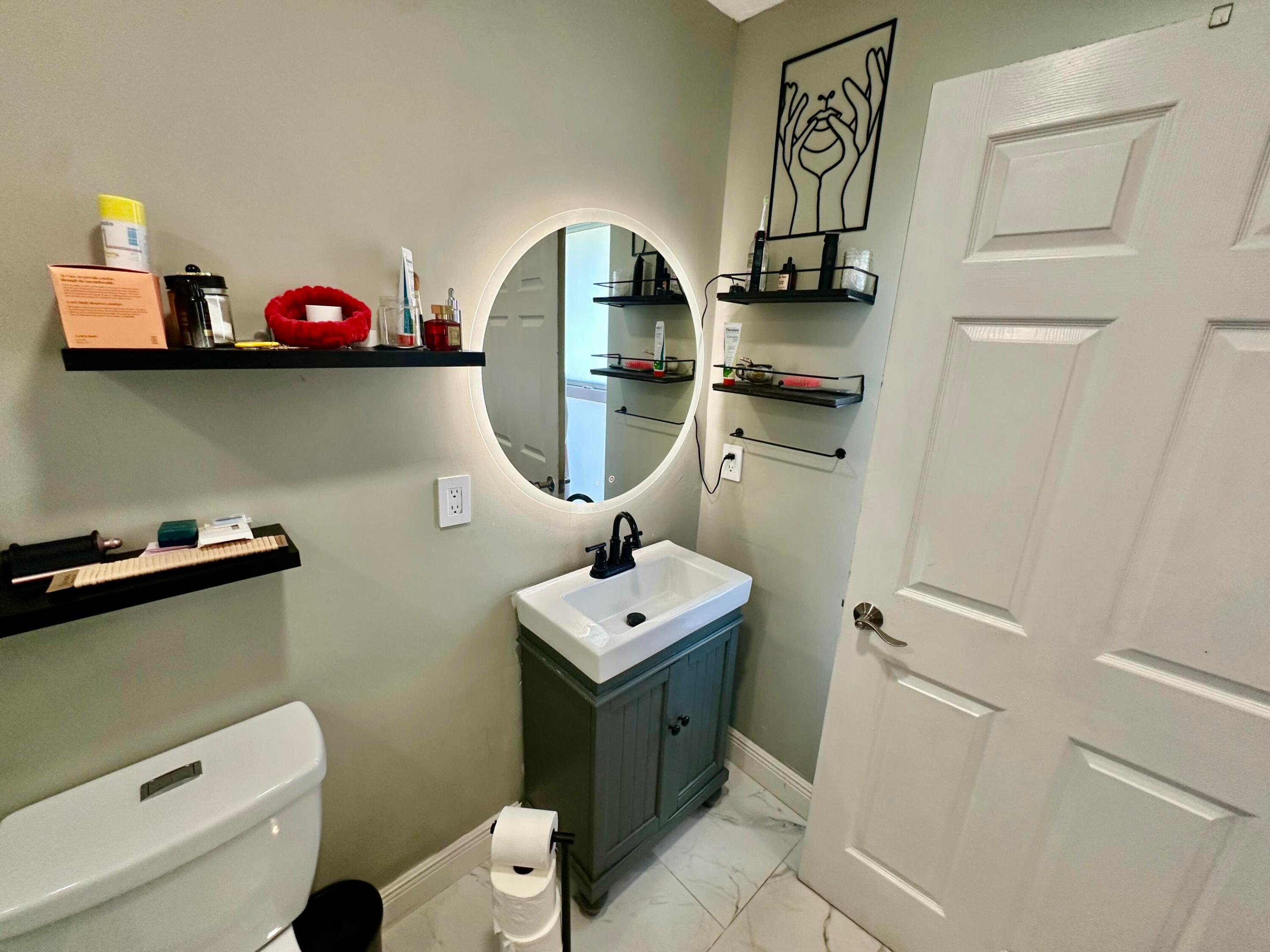 LAKESIDE GREEN 2 - Residential Lease