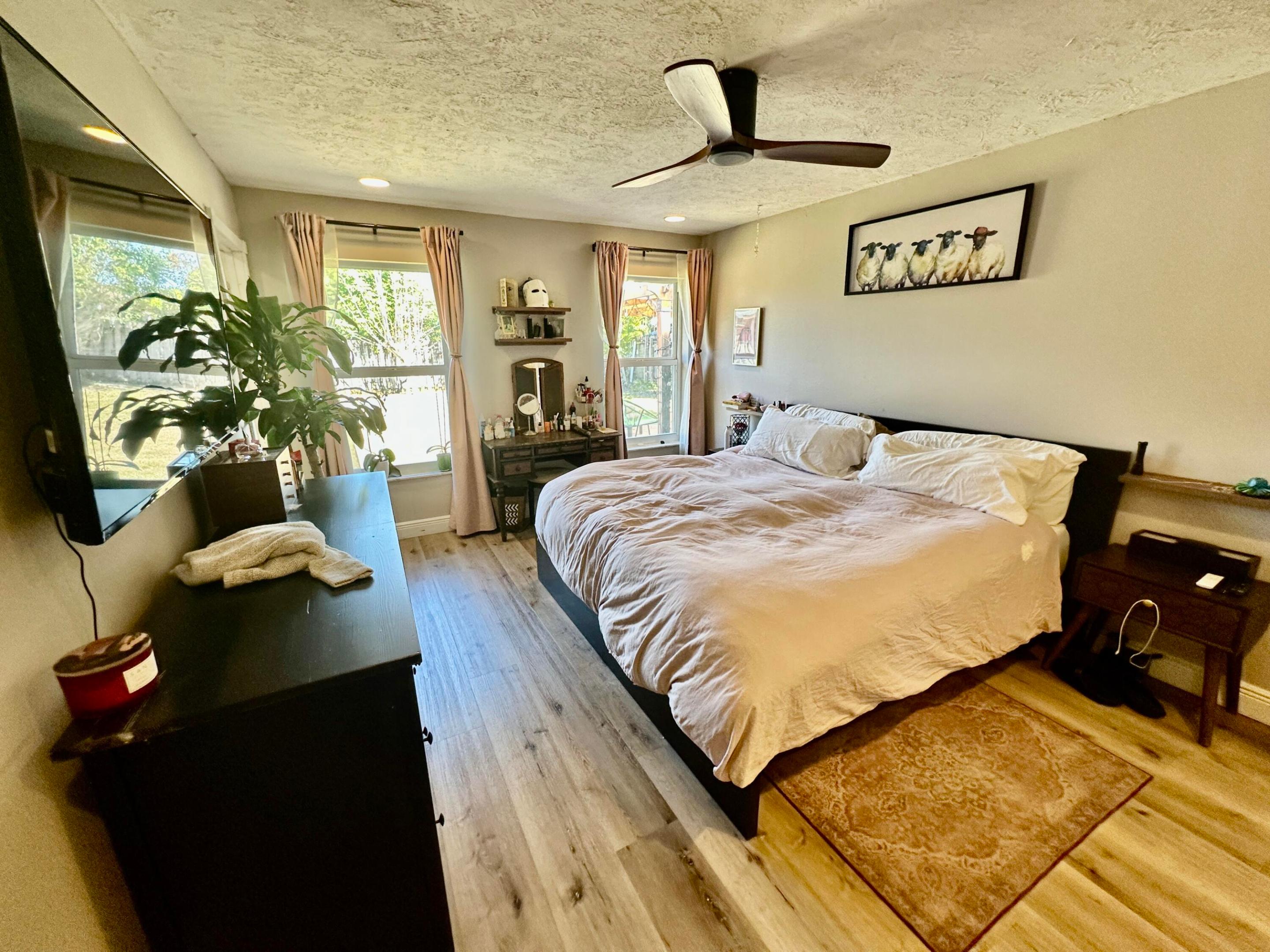 LAKESIDE GREEN 2 - Residential Lease