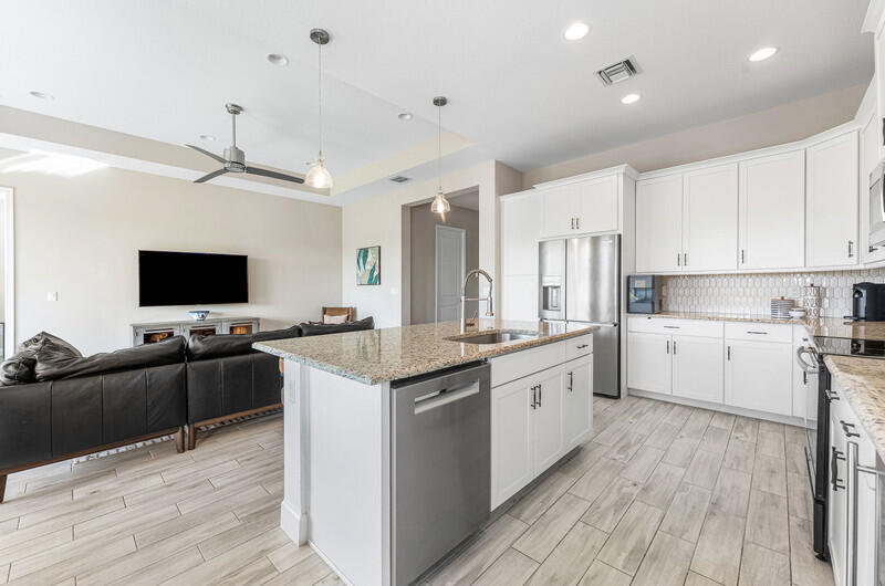 HAMMOCKS OF WESTLAKE - Residential