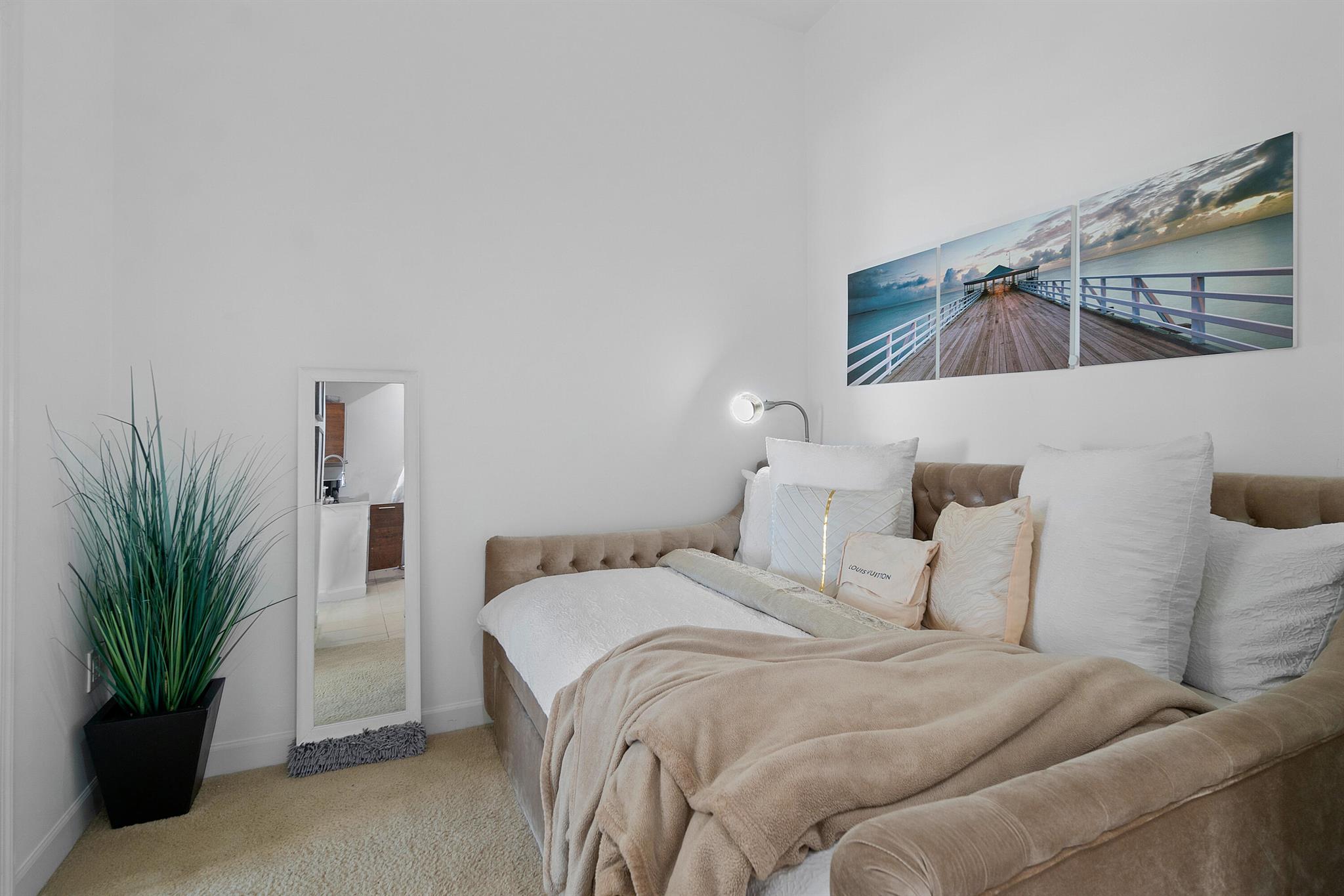 CITY PALMS CONDO - Residential