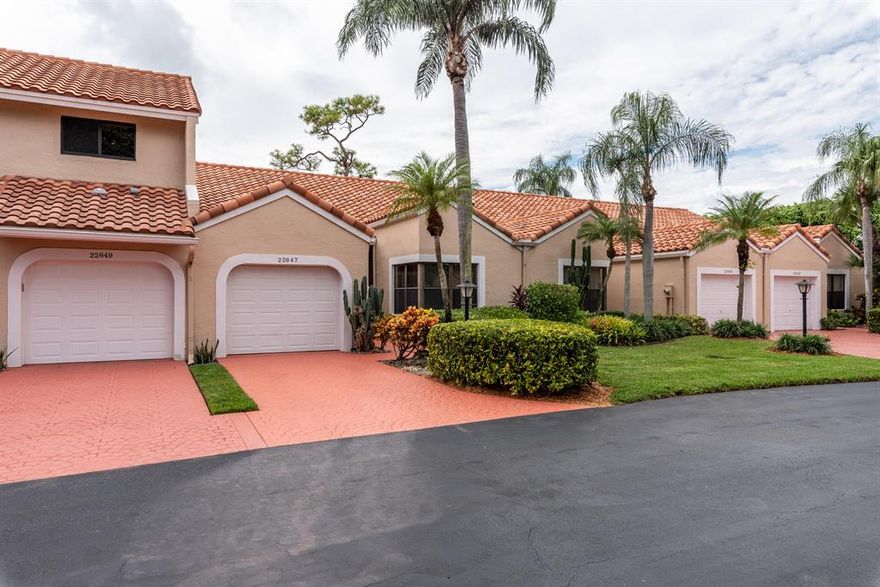 Updated 2 bedrooms, 2 full bathrooms, 1 car garage villa home with enclosed Florida Room for added living area located on a cul-de-sac. Updates include new kitchen cabinets with granite counter tops, new wood floors in living area, new tile in kitchen and bathrooms, new carpet in bedrooms, new bathroom vanities (master bathroom has dual sinks with granite counter tops and a Jacuzzi tub), new light fixtures and hardware throughout and fresh interior paint. The home also features vaulted ceilings and large walk in closet in master bedroom.  Membership NOT required.  HOA covers Roof Replacement and Maintenance, exterior painting, exterior landscaping, security, and cable.  Gated community.  No more than 2 pets under 40lbs each.  NO leasing allowed within 1st 18 mths after purchase. A/C 2011.