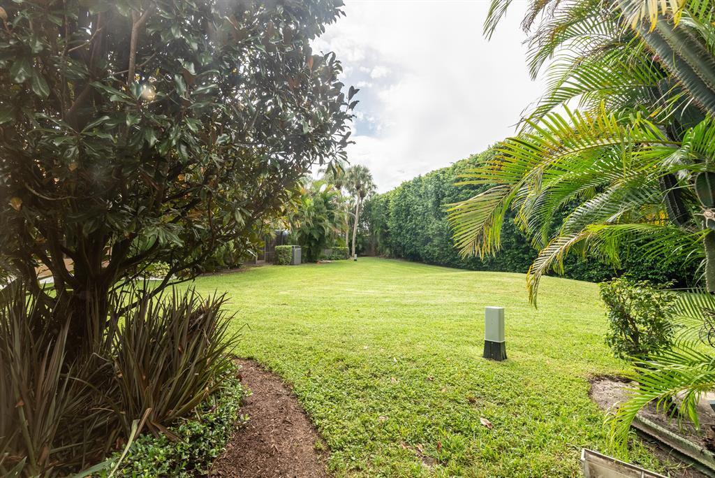 MERIDIANA AT BOCA POINTE II - Residential