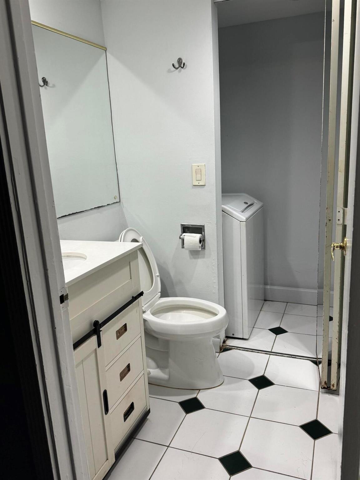 Lakewood Of Palm Springs - Residential Lease