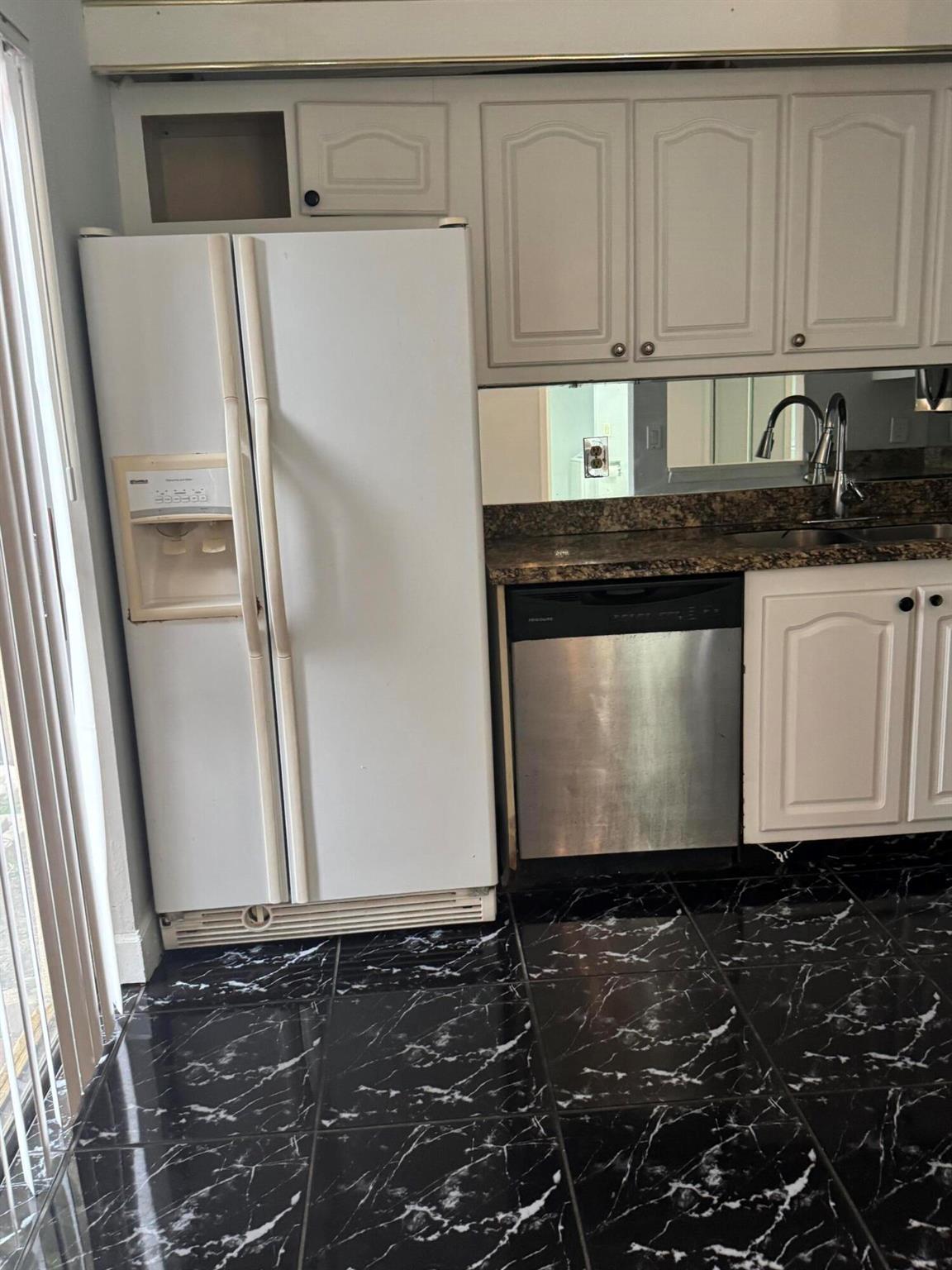 Lakewood Of Palm Springs - Residential Lease