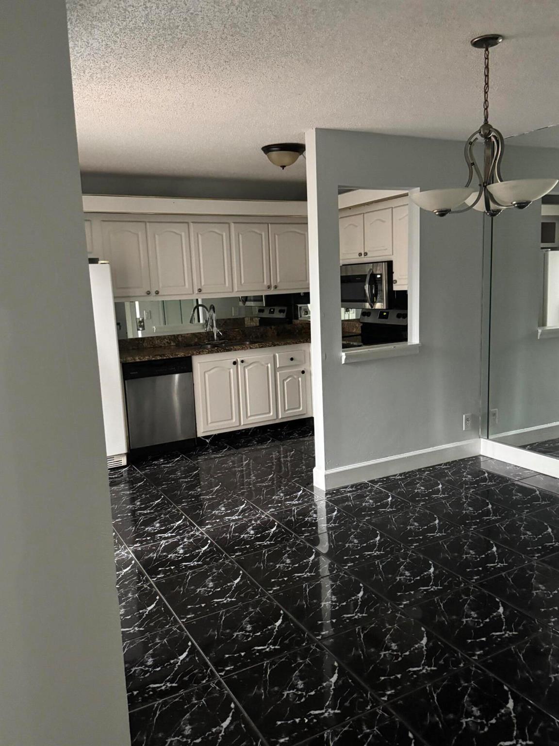 Lakewood Of Palm Springs - Residential Lease