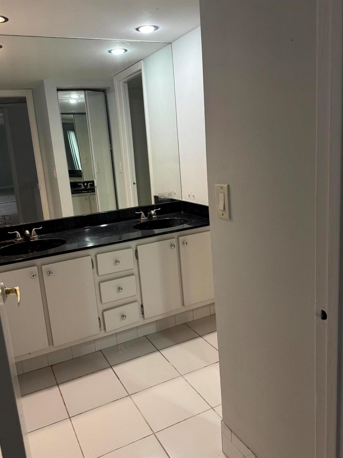 Lakewood Of Palm Springs - Residential Lease