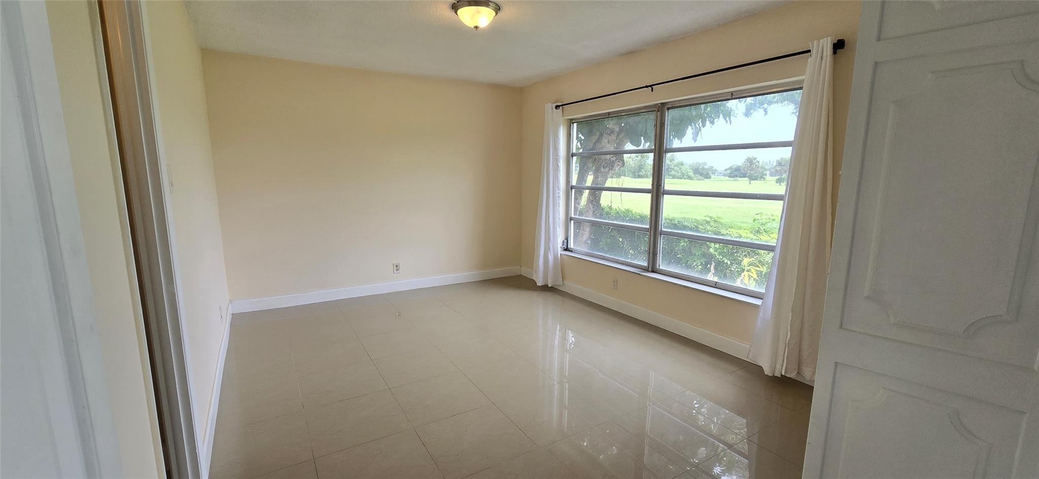 2950 N PALM AIRE Drive 106