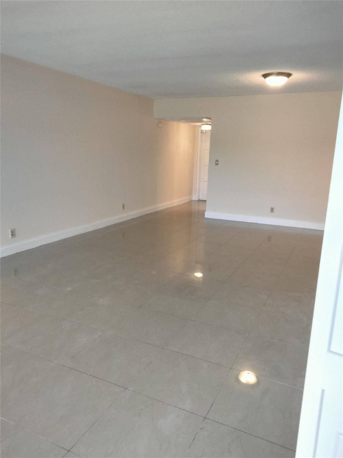 2950 N PALM AIRE Drive 106