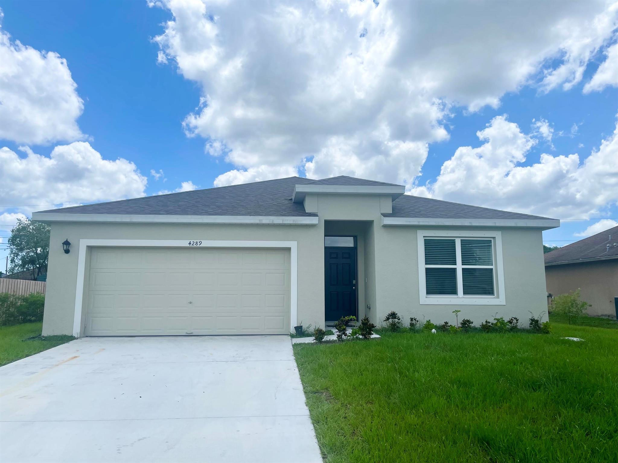 PORT ST LUCIE SECTION 33 - Residential