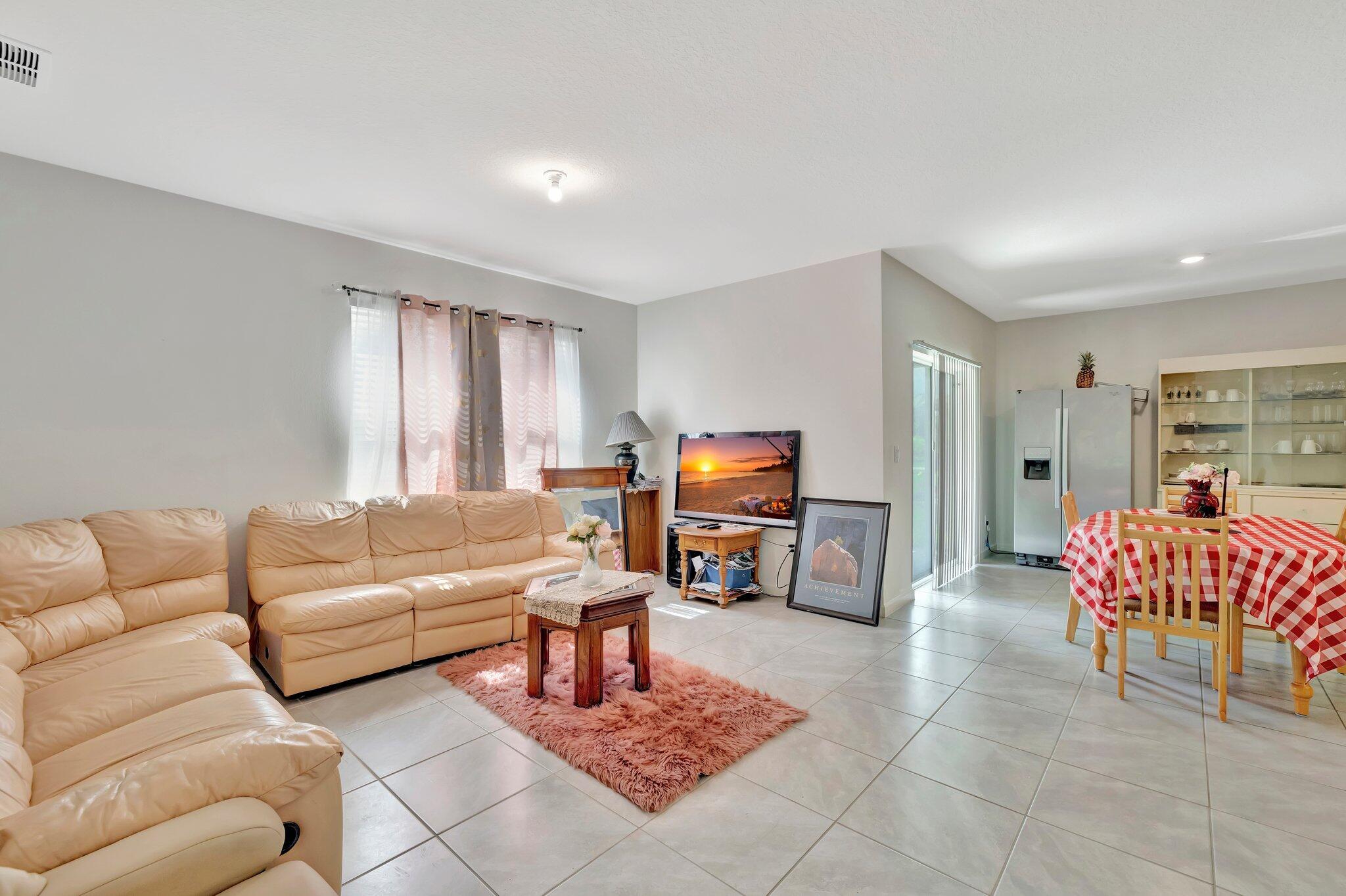 PORT ST LUCIE SECTION 33 - Residential