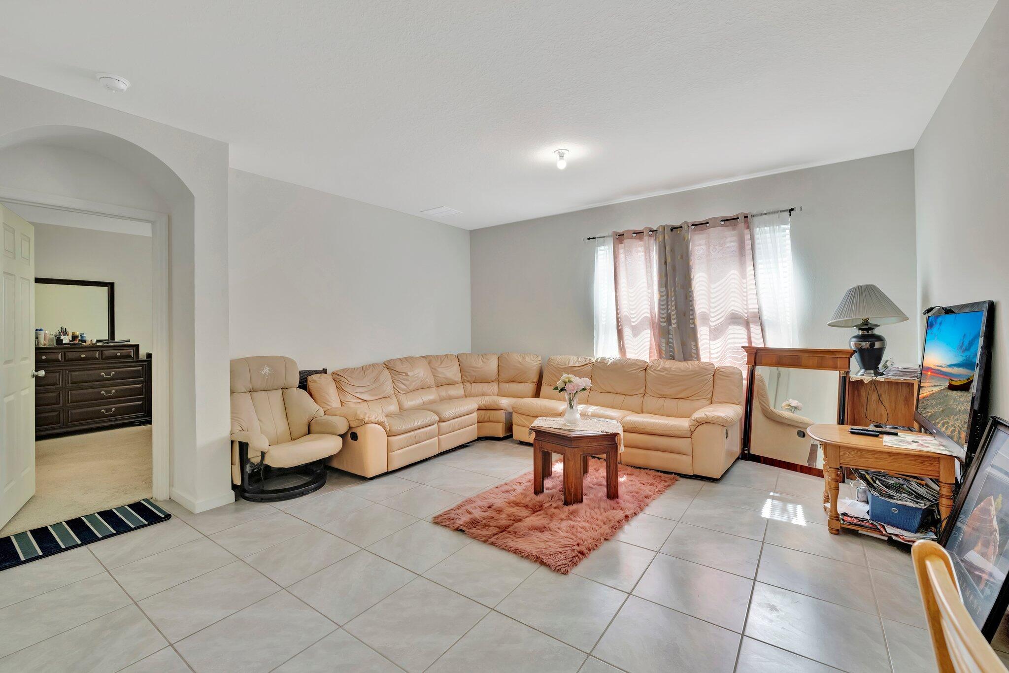 PORT ST LUCIE SECTION 33 - Residential