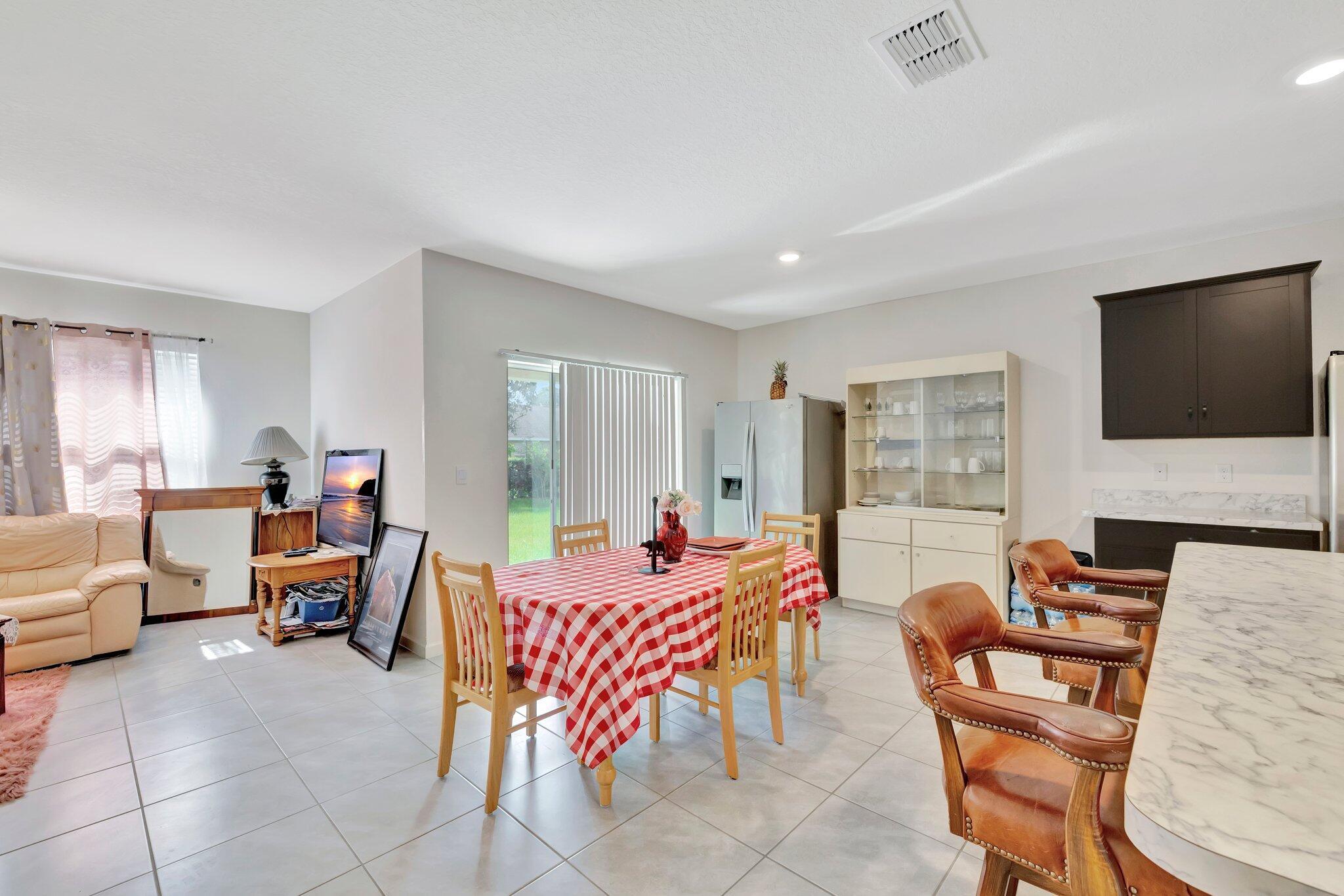 PORT ST LUCIE SECTION 33 - Residential