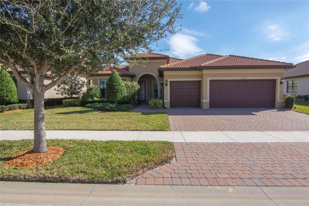 Photo of 5178 Kipper Way, Vero Beach, FL 32967 (MLS # F10480112)